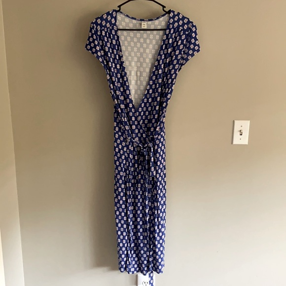 Cap sleeve Old Navy wrap dress, size L. - Picture 1 of 2
